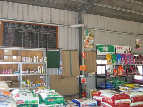 Len’s Feed Shed - Vets Perth 2